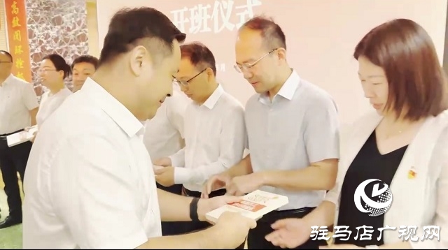 駐馬店聯(lián)通舉辦“強(qiáng)健體魄，健康生活”徒步拉練活動(dòng)