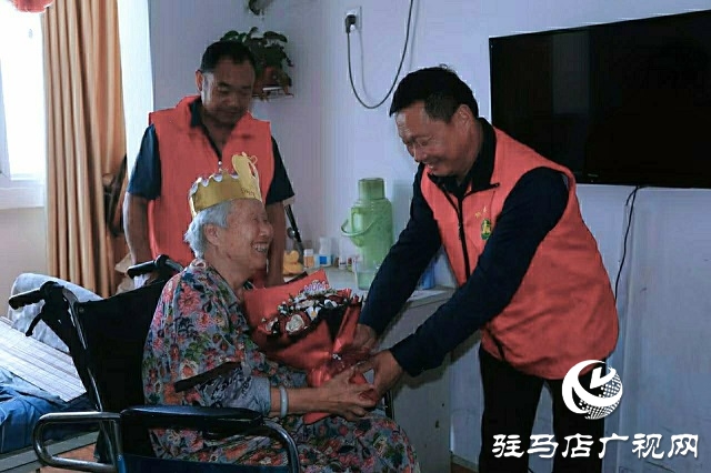  新蔡縣櫟城鎮(zhèn)：一場跨越血緣的母親節(jié)溫情禮贊