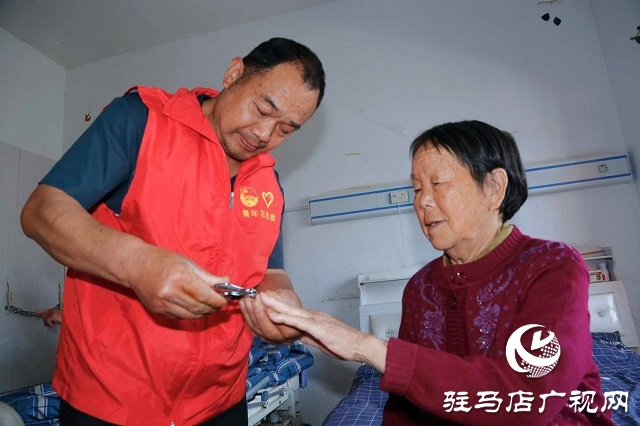  新蔡縣櫟城鎮(zhèn)：一場跨越血緣的母親節(jié)溫情禮贊