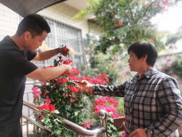 楊運(yùn)祥：失聰不失志 以手中之筆傳自強(qiáng)精神