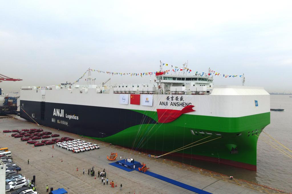 再刷紀(jì)錄！9500車(chē)位全球最大汽車(chē)運(yùn)輸船上海首航赴歐