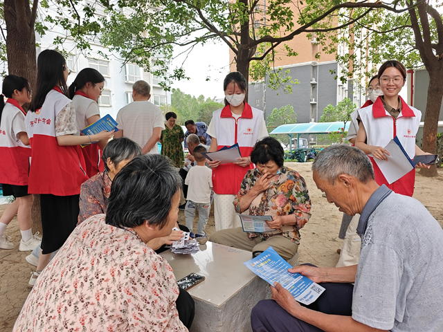 反詐宣傳進(jìn)社區(qū) 筑牢安全“防護(hù)網(wǎng)”