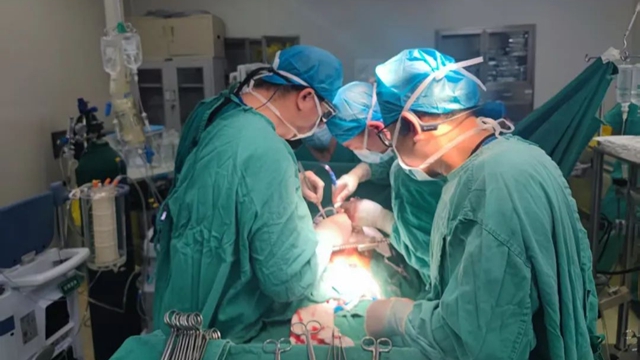  "鏡"益求精 | 駐馬店市中醫(yī)院成功實(shí)施高難度劍突下入路全胸腔鏡胸腺擴(kuò)大切除術(shù)