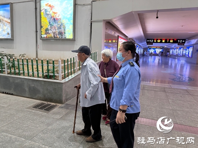  駐馬店西站：有愛(ài)服務(wù) 護(hù)航殘障人士“無(wú)礙”旅途