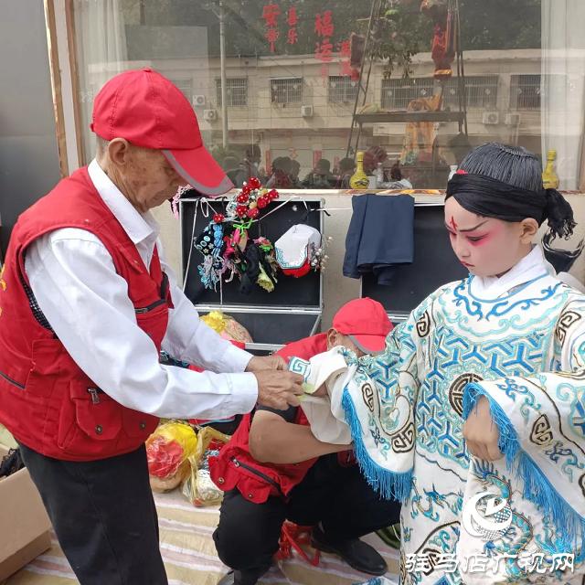 ?非遺盛宴！王店大裝閃耀高店鎮(zhèn)，傳統(tǒng)魅力引萬人圍觀