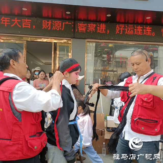 ?非遺盛宴！王店大裝閃耀高店鎮(zhèn)，傳統(tǒng)魅力引萬人圍觀