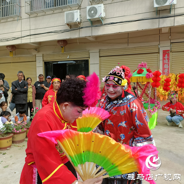 ?非遺盛宴！王店大裝閃耀高店鎮(zhèn)，傳統(tǒng)魅力引萬人圍觀