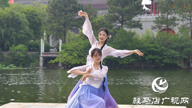 水袖翩躚織春光 雅韻流轉(zhuǎn)耀汝南