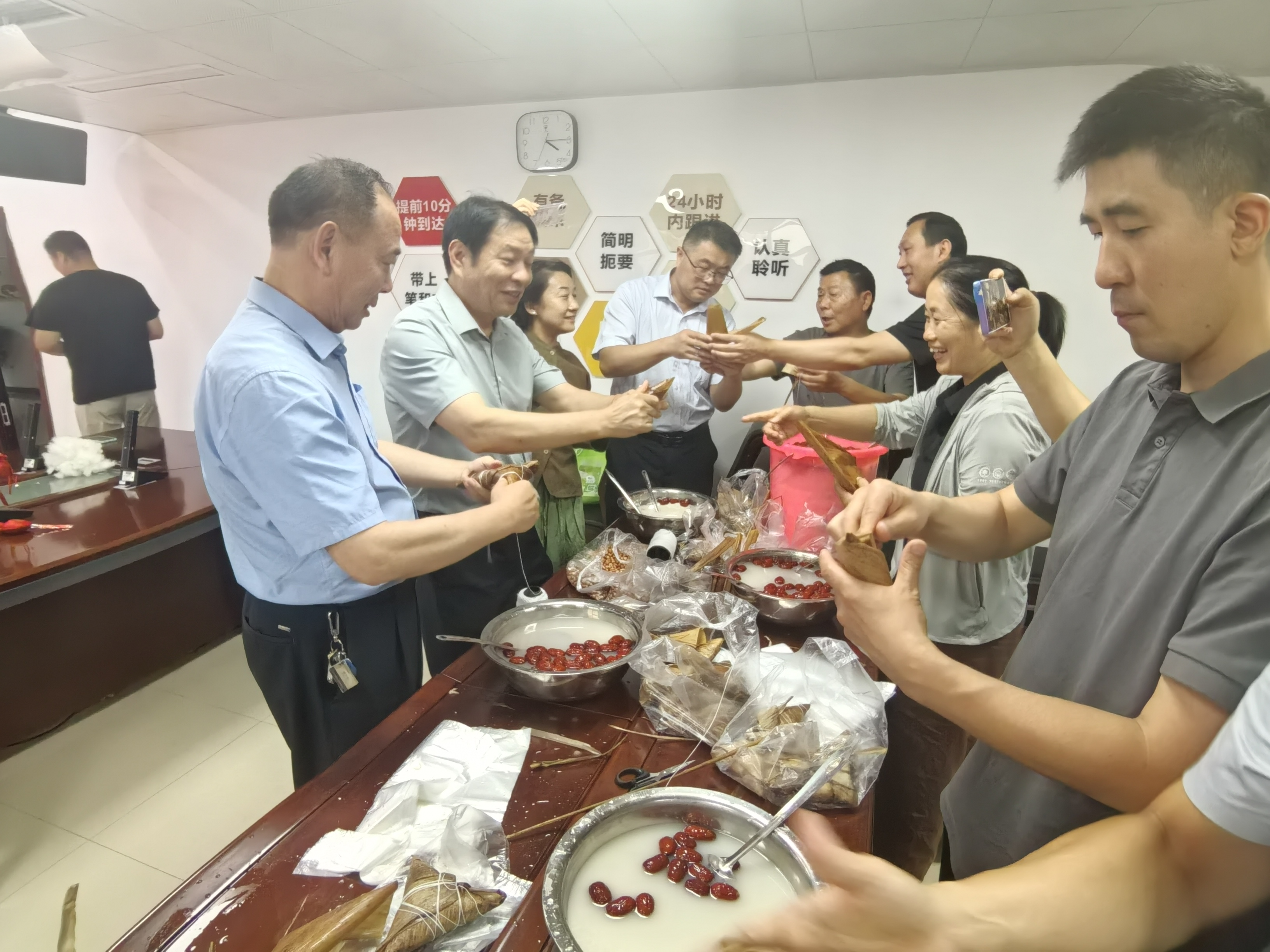 駐馬店市林業(yè)局開展“弘揚傳統(tǒng)文化 共慶端午佳節(jié)”主題活動