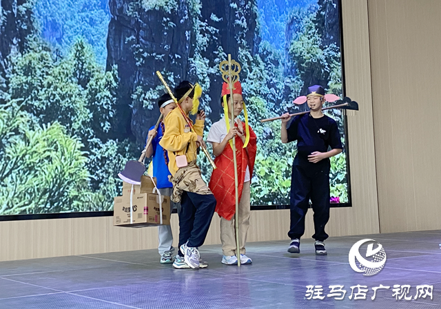 駐馬店市第三十七小學(xué)舉辦慶“六一”課本劇表演比賽