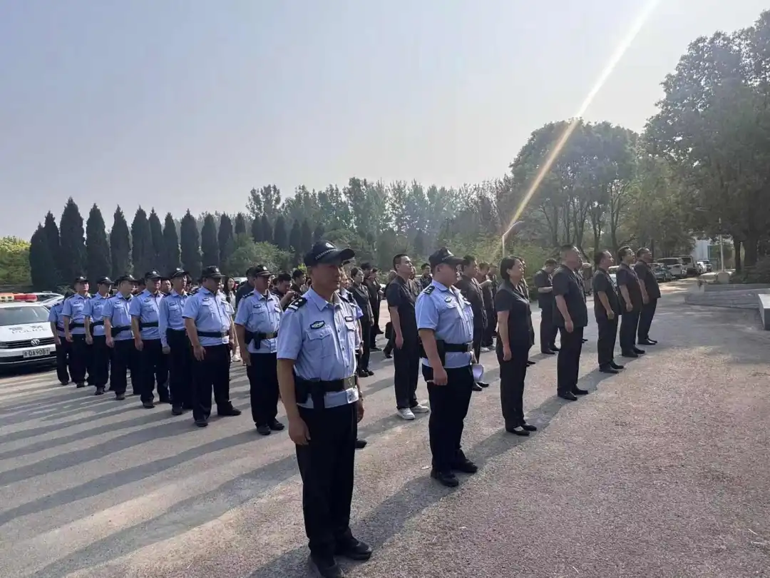 利劍出鞘護民生 端午亮劍顯法威——驛城區(qū)法院執(zhí)行局2025年第48次集中執(zhí)行活動紀實