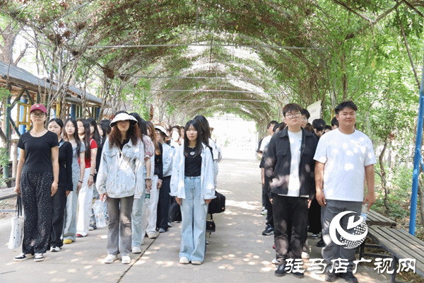 青春同行，超越自我——駐馬店職業(yè)技術學院教師教育學院開展2025年春季學期學生 素質(zhì)拓展活動 ???????