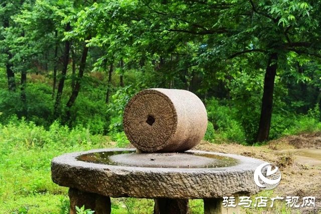 河南泌陽：雨潤缸窯 水墨村居