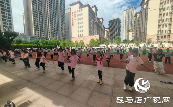 “揮汗展英姿 考核促成長(zhǎng)”駐馬店市第三十三小學(xué)開展體育課驗(yàn)收活動(dòng) ???????