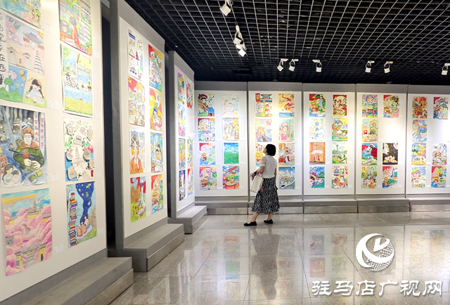 “親子悅讀藝術(shù)共創(chuàng)·出彩天中我來繪”少兒繪畫展在駐馬店市文化館開展