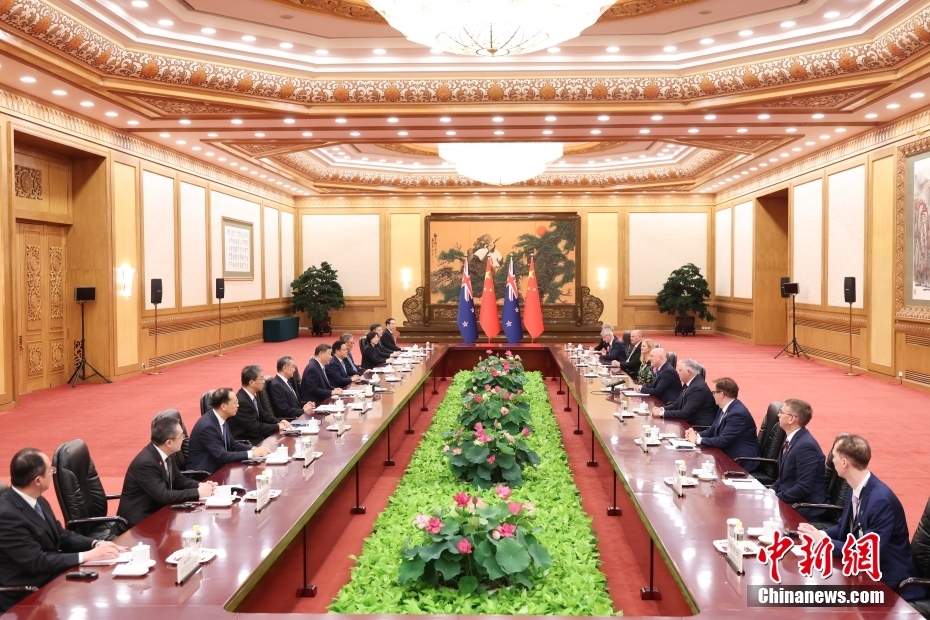 習(xí)近平會(huì)見新西蘭總理拉克森