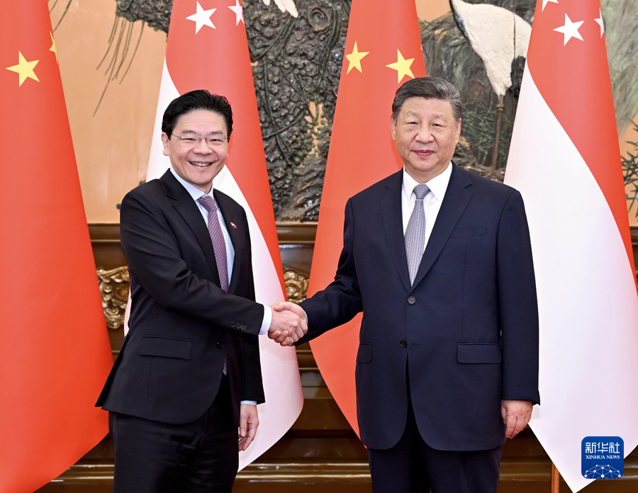習(xí)近平會(huì)見新加坡總理黃循財(cái)