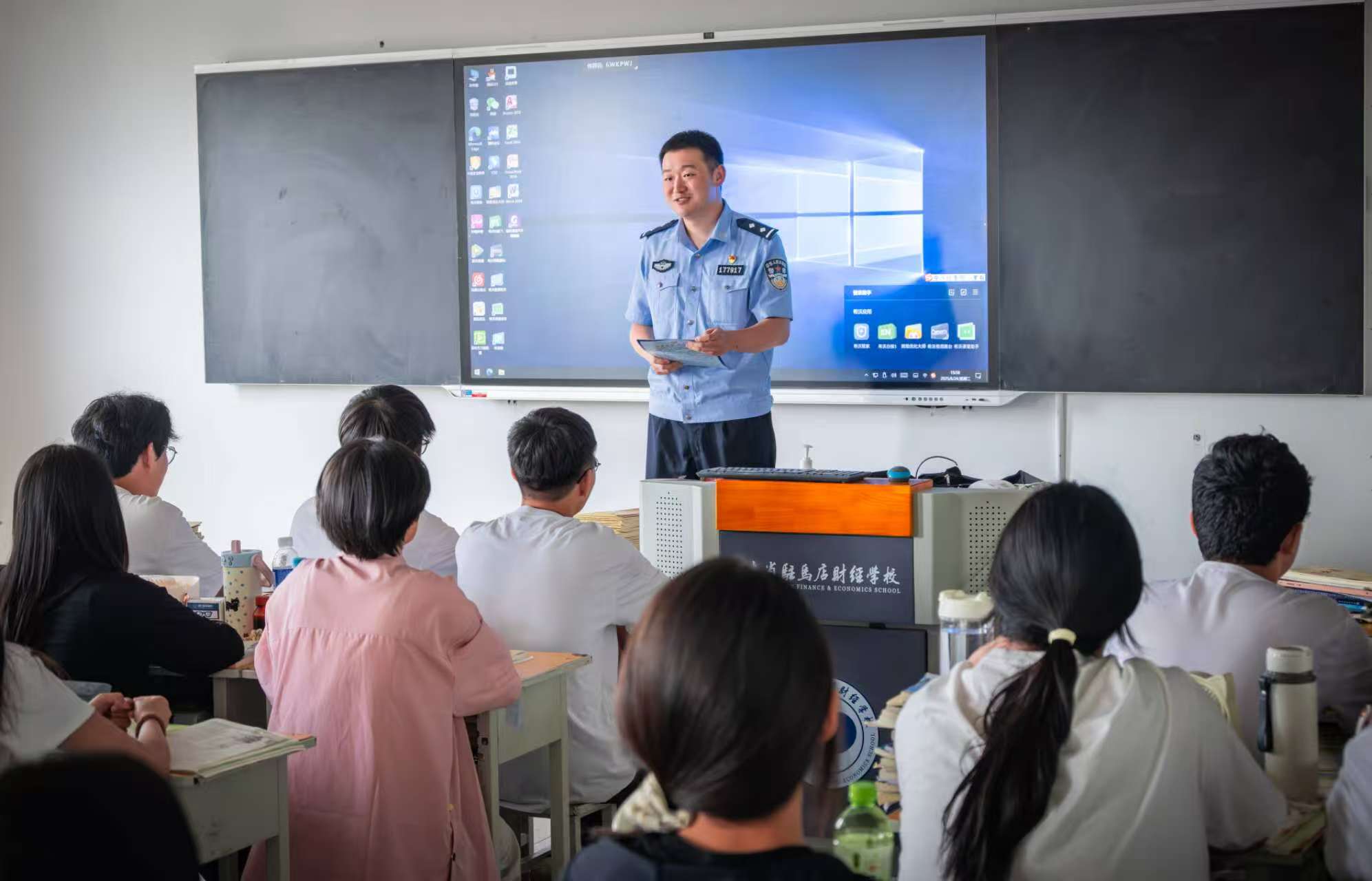 青春鑄警魂 丹心護平安——記駐馬店市公安局經(jīng)濟開發(fā)區(qū)分局關(guān)王廟派出所張航