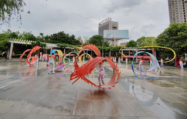 駐馬店市健身鞭協(xié)會舉行迎“七一”文藝匯演
