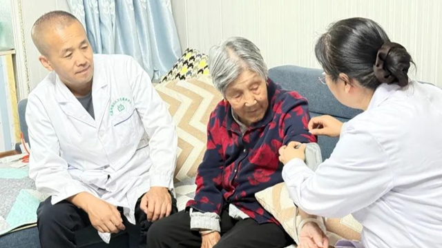 援疆情·邊疆行——駐馬店市第一人民醫(yī)院援疆醫(yī)療專家走進(jìn)社區(qū)暖民心