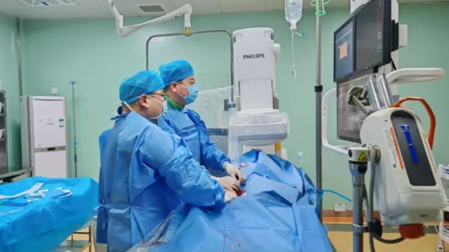  駐馬店市中醫(yī)院完成WeFlow-Tbranch分體式分支型胸主動脈覆膜支架手術(shù)