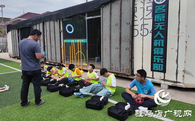 暑假無(wú)人機(jī)足球熱：科技與體育的奇妙碰撞