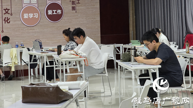 避暑學(xué)習(xí)兩不誤！駐馬店市職工圖書館成暑假熱門打卡地