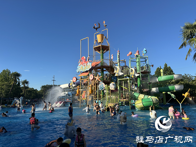 高溫催熱“涼經(jīng)濟(jì)” 水上樂園人氣旺