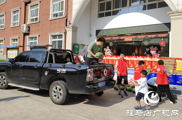 中國好人愛心團(tuán)隊酷暑送清涼 情系福利院