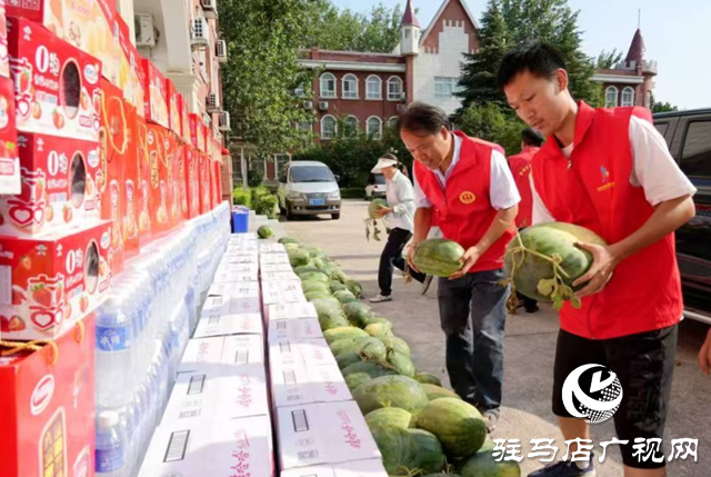 中國好人愛心團(tuán)隊酷暑送清涼 情系福利院