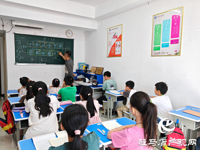  暑期充電新潮流：書法班備受學生家長青睞