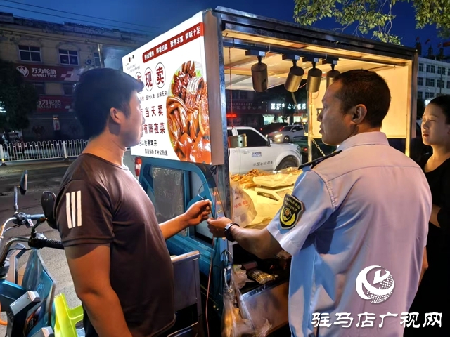 確山縣郎陵街道:夜查除隱患 守護煙火氣