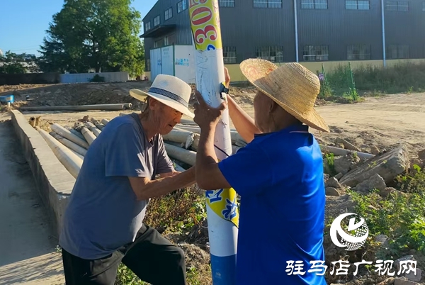  西平縣柏城街道開展小廣告清理行動(dòng)