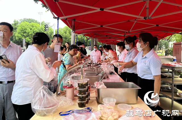 驛城區(qū)市場監(jiān)督管理局開展酒店出攤現(xiàn)象專項監(jiān)督檢查