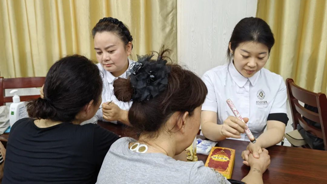 健康天中行，大醫(yī)獻(xiàn)愛心|駐馬店市中醫(yī)院專家走進(jìn)市老干部活動(dòng)中心開展健康科普和義診活動(dòng)