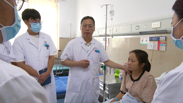 仁心照杏林 四十載守護“頭等大事”——記駐馬店市中醫(yī)院中西醫(yī)結(jié)合腦病醫(yī)院院長呂哲