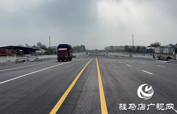  西平縣柏苑大道下穿京廣鐵路工程正式建成通車(chē)