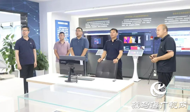 駐馬店職業(yè)技術(shù)學院校長宋華民一行赴鄭州輕大產(chǎn)業(yè)技術(shù)研究院考察交流