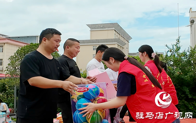 正陽縣:公益活動溫暖特殊兒童