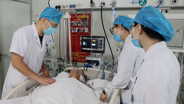  高溫下的生死競(jìng)速！駐馬店中心醫(yī)院成功救治高齡熱射病患者