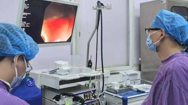 驚險！女子體內(nèi)竟藏12根“鋼釘”，駐馬店市中心醫(yī)院多學(xué)科團(tuán)隊上演“拆彈”行動