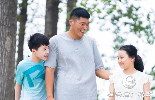  從冰河到暖陽：張軍偉救人義舉，繪就軍民魚水“親情畫卷