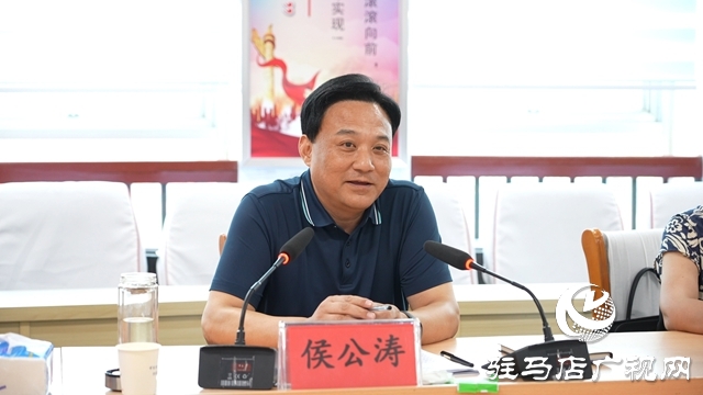  西平縣為清華學子劉碩舉辦錄取通知書接收儀式暨座談會