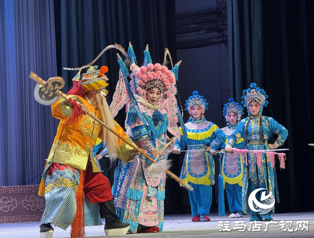 傳統(tǒng)戲曲煥發(fā)新魅力 駐馬店中原文化大舞臺演出季結(jié)束