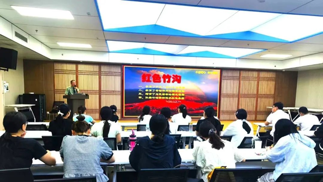  傳承紅色基因，筑牢醫(yī)者初心——駐馬店市中醫(yī)院開展2025級中醫(yī)規(guī)培學員入院思政教育