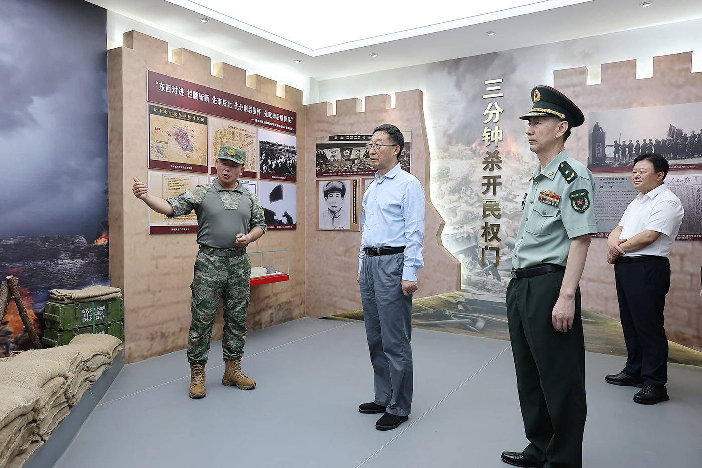 劉寧“八一”前夕走訪慰問駐豫部隊(duì)