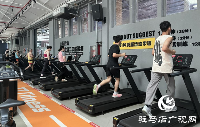 夏日的健身房成為市民運(yùn)動的“清涼驛站”