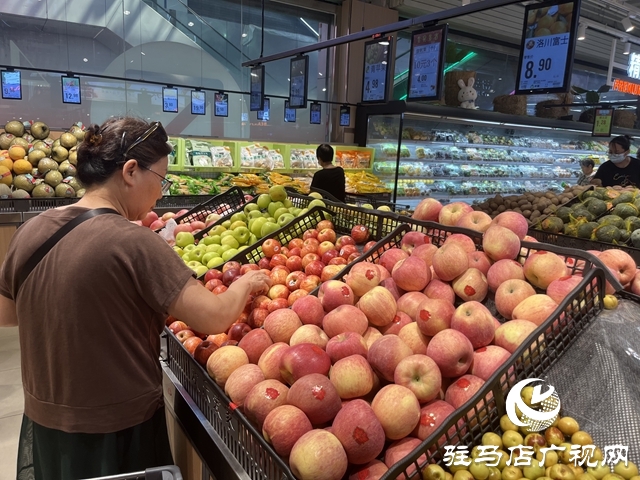 高溫下的“菜籃子”：商超供應(yīng)足 檢測嚴 市民餐桌有保障