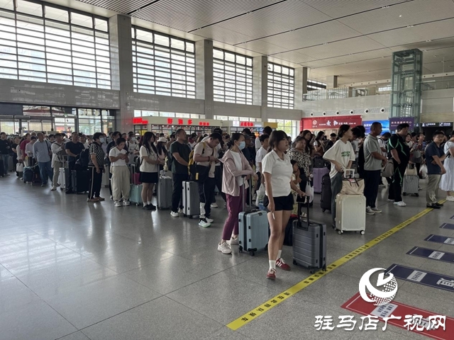暑運過半 駐馬店車務(wù)段運輸平穩(wěn)有序