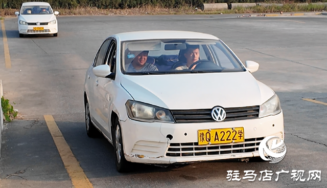 暑假期間 駐馬店市區(qū)駕校迎來學生“學車熱”
